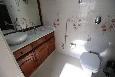 Casa à venda com 162m², 4 quartos e 2 vagasBanheiro da Suíte 2