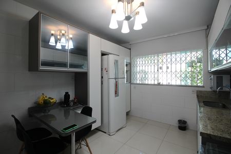 Casa à venda com 162m², 4 quartos e 2 vagasCozinha
