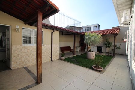 Casa à venda com 162m², 4 quartos e 2 vagasÁrea comum