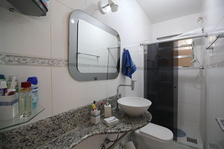 Casa à venda com 162m², 4 quartos e 2 vagasBanheiro Social