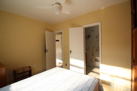 Casa à venda com 162m², 4 quartos e 2 vagasSuíte 2