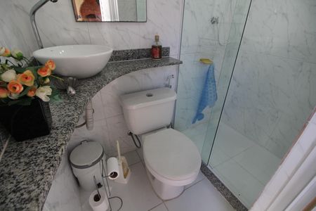 Casa à venda com 162m², 4 quartos e 2 vagasBanheiro de Serviço