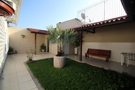 Casa à venda com 162m², 4 quartos e 2 vagasÁrea comum