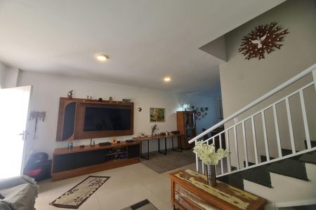 Casa à venda com 119m², 3 quartos e 2 vagasSala