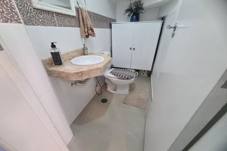 Casa à venda com 119m², 3 quartos e 2 vagasBanheiro