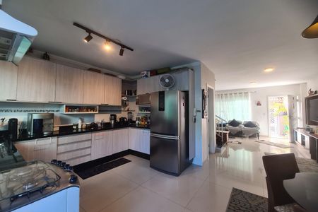 Casa à venda com 119m², 3 quartos e 2 vagasCozinha