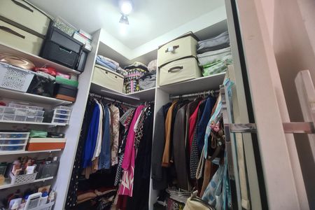 Casa à venda com 119m², 3 quartos e 2 vagasCloset