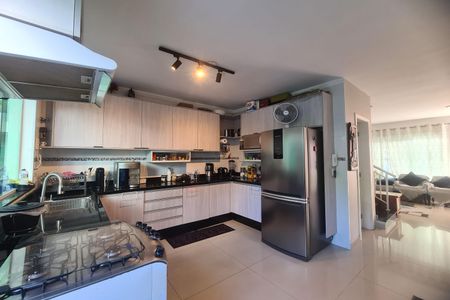 Casa à venda com 119m², 3 quartos e 2 vagasCozinha