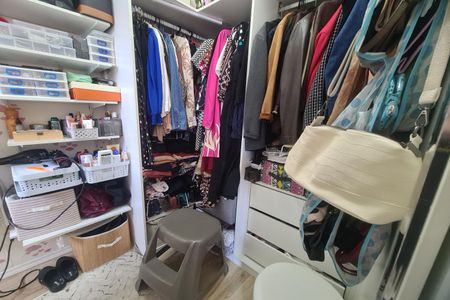 Casa à venda com 119m², 3 quartos e 2 vagasCloset