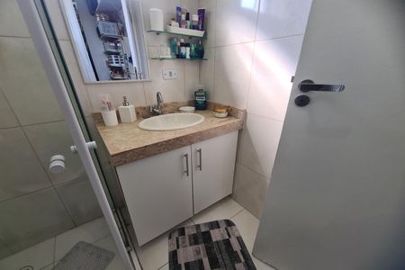 Casa à venda com 119m², 3 quartos e 2 vagasBanheiro