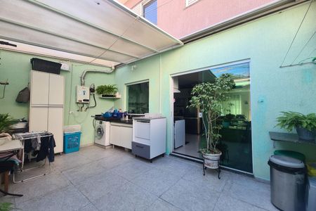 Casa à venda com 119m², 3 quartos e 2 vagasÁrea de Serviço