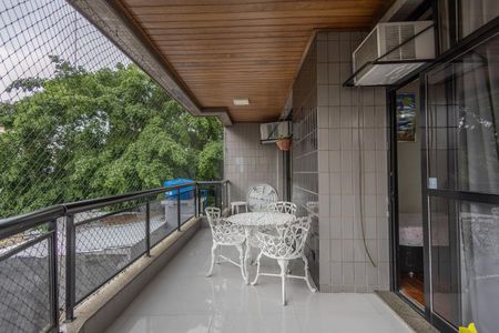 Apartamento à venda com 116m², 2 quartos e 1 vagaSala Varanda