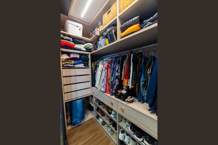 Apartamento à venda com 127m², 3 quartos e 2 vagasCloset da Suite 1