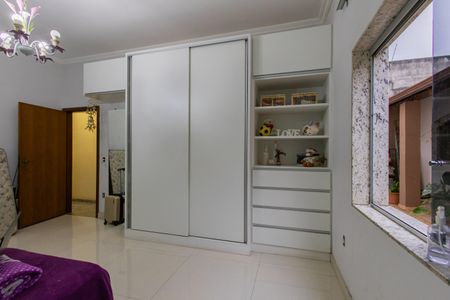 Casa à venda com 489m², 5 quartos e 2 vagasQuarto 2