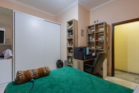 Casa à venda com 489m², 5 quartos e 2 vagasQuarto 1