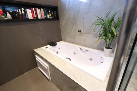 Casa à venda com 100m², 3 quartos e 2 vagasBanheiro da Suíte