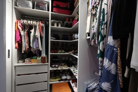Casa à venda com 100m², 3 quartos e 2 vagasCloset da Suíte