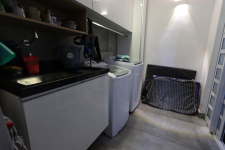 Casa à venda com 100m², 3 quartos e 2 vagasÁrea de Serviço