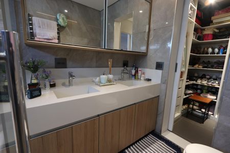 Casa à venda com 100m², 3 quartos e 2 vagasBanheiro da Suíte