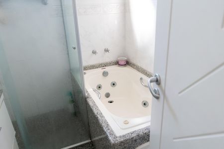 Apartamento para alugar com 172m², 4 quartos e 4 vagas Apartamento para alugar com 172m², 4 quartos e 4 vagasBanheiro da Suíte 2