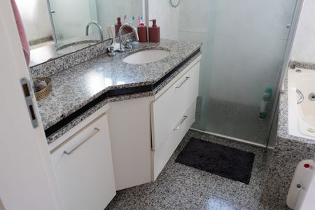 Apartamento para alugar com 172m², 4 quartos e 4 vagas Apartamento para alugar com 172m², 4 quartos e 4 vagasBanheiro da Suíte 2