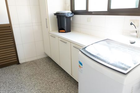 Apartamento para alugar com 172m², 4 quartos e 4 vagas Apartamento para alugar com 172m², 4 quartos e 4 vagasÁrea de Serviço