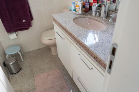 Apartamento para alugar com 172m², 4 quartos e 4 vagas Apartamento para alugar com 172m², 4 quartos e 4 vagasBanheiro da Suíte 1