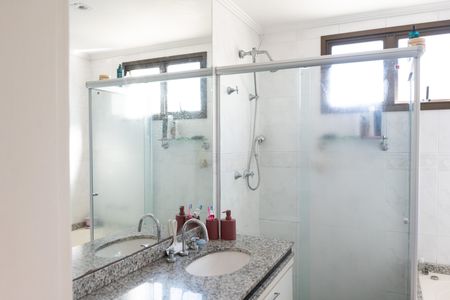 Apartamento para alugar com 172m², 4 quartos e 4 vagas Apartamento para alugar com 172m², 4 quartos e 4 vagasBanheiro da Suíte 2