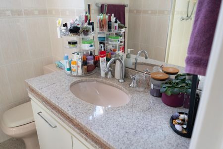 Apartamento para alugar com 172m², 4 quartos e 4 vagas Apartamento para alugar com 172m², 4 quartos e 4 vagasBanheiro da Suíte 1