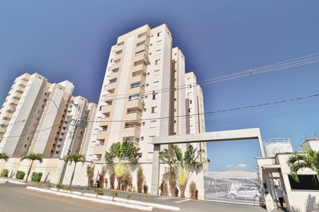 Apartamento para alugar com 63m², 2 quartos e 1 vagaFachada