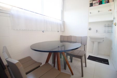 Apartamento à venda com 75m², 2 quartos e 1 vaga Apartamento à venda com 75m², 2 quartos e 1 vagaCopa