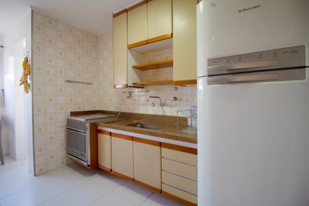 Apartamento à venda com 75m², 2 quartos e 1 vaga Apartamento à venda com 75m², 2 quartos e 1 vagaCozinha