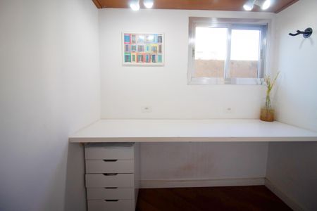 Apartamento à venda com 75m², 2 quartos e 1 vaga Apartamento à venda com 75m², 2 quartos e 1 vagaEscritório