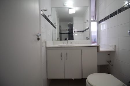 Apartamento à venda com 75m², 2 quartos e 1 vaga Apartamento à venda com 75m², 2 quartos e 1 vagaBanheiro