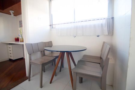 Apartamento à venda com 75m², 2 quartos e 1 vaga Apartamento à venda com 75m², 2 quartos e 1 vagaCopa