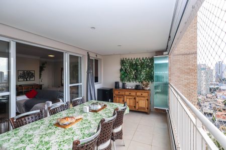 Varanda de apartamento à venda com 3 quartos, 128m² em Vila Gumercindo, São Paulo