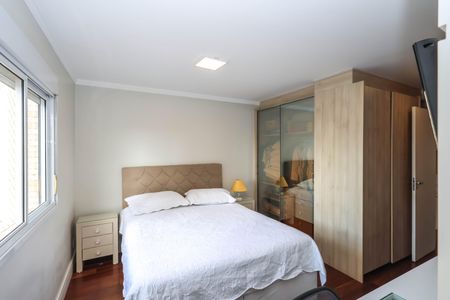 Apartamento à venda com 128m², 3 quartos e 2 vagasSuíte 2