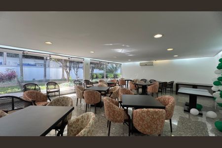 Apartamento para alugar com 40m², 1 quarto e 1 vaga Apartamento para alugar com 40m², 1 quarto e 1 vagaÁrea comum - Salão de festas