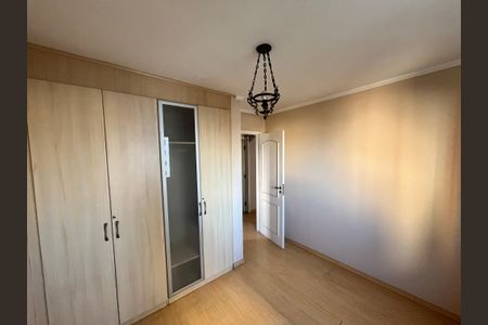 Apartamento à venda com 75m², 3 quartos e 1 vagaQuarto 2