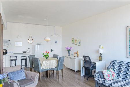 Sala de apartamento para alugar com 1 quarto, 56m² em Centro, Florianópolis