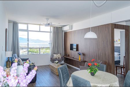 Sala de apartamento para alugar com 1 quarto, 56m² em Centro, Florianópolis