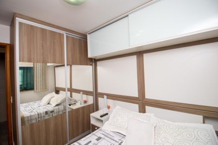Apartamento para alugar com 80m², 3 quartos e 2 vagas Apartamento para alugar com 80m², 3 quartos e 2 vagasQuarto