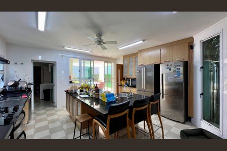 Casa à venda com 690m², 5 quartos e 4 vagasCozinha