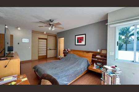 Casa à venda com 690m², 5 quartos e 4 vagasSuíte 3