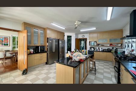 Casa à venda com 690m², 5 quartos e 4 vagasCozinha