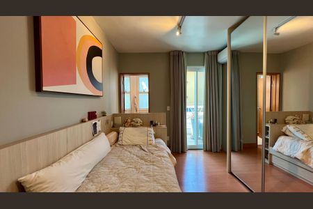 Casa à venda com 690m², 5 quartos e 4 vagasSuíte 1