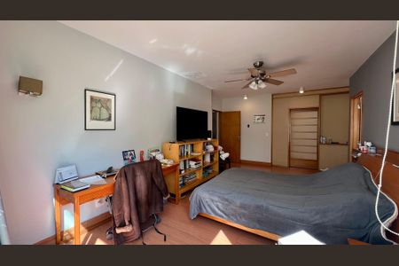 Casa à venda com 690m², 5 quartos e 4 vagasSuíte 3