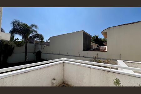 Casa à venda com 690m², 5 quartos e 4 vagasVaranda da suite 3