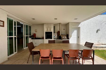 Casa à venda com 690m², 5 quartos e 4 vagasChurrasqueira