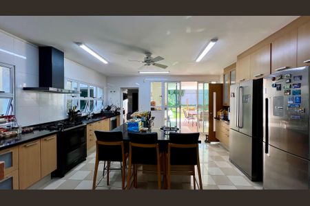 Casa à venda com 690m², 5 quartos e 4 vagasCozinha